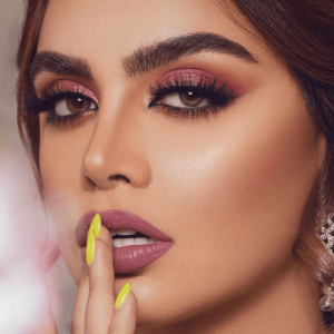 DIAMOND Allure Blonde Colored Contact Lenses
